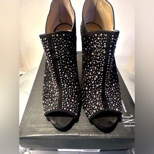 International Concepts INC ‘Saffi2’ Blinged Peep Toe Booties SZ 11 Black Nubuck
